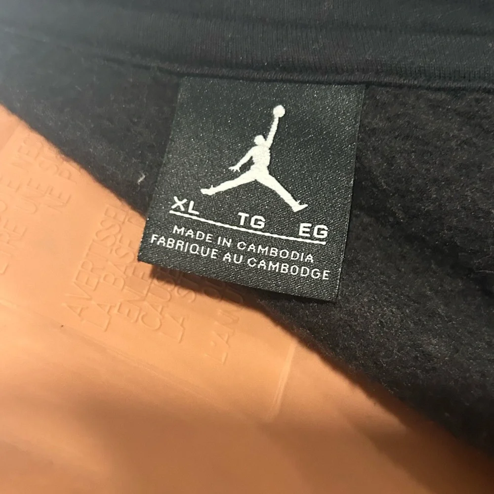 Jordan men’s black sweatshirt extra large - Picture 3 of 3